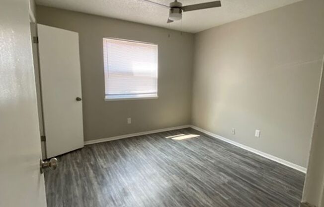 2 beds, 1 bath, 900 sqft, $750, Unit 6220-202
