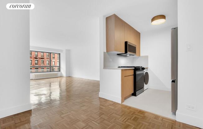 1 bed, 1 bath, $6,200, Unit FOURH