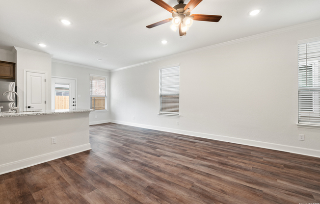 2307 LYNWOOD BND