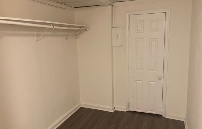 1 bed, 1 bath, 700 sqft, $1,199, Unit 40-B