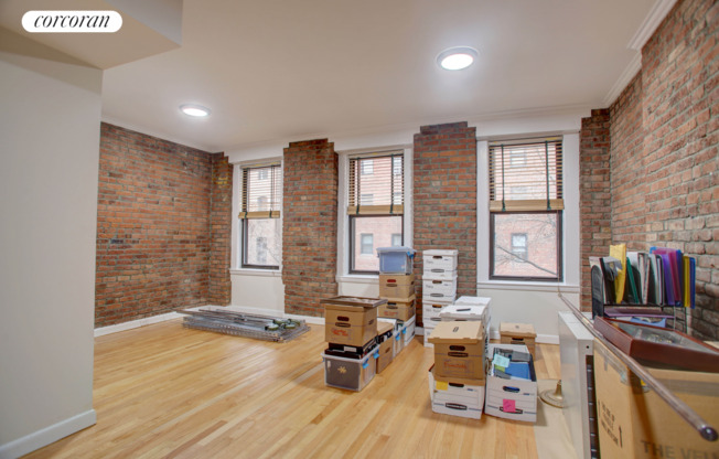 126 E 37 ST
