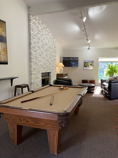 PINETREE Apts
