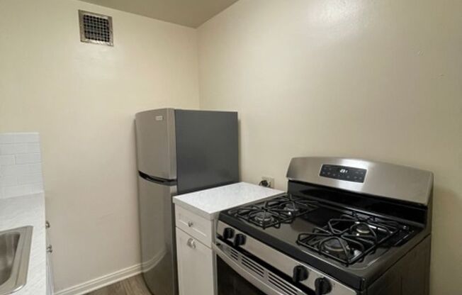 1 bed, 1 bath, 563 sqft, $1,195, Unit 106