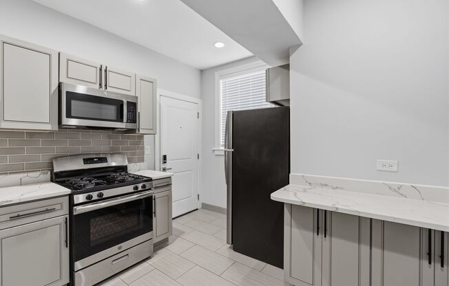 2 beds, 1 bath, 700 sqft, $2,395, Unit 1112-3rd Floor