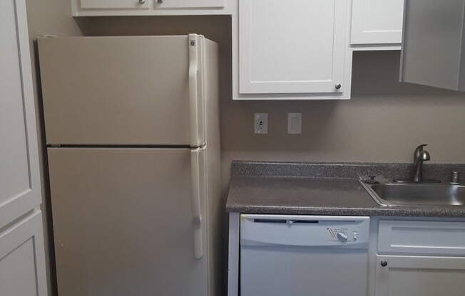 1 bed, 1 bath, 600 sqft, $1,100, Unit 21