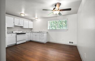 $500 MOVES YOU IN - 2 Bedroom at the Parkway Apartments in South Corvallis