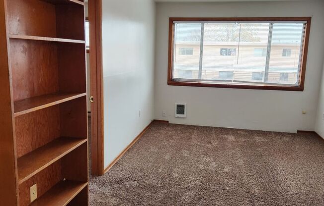 1 bed, 1 bath, $745, Unit 5