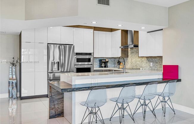 3 beds, 3 baths, $7,800, Unit APARTMENT 1003