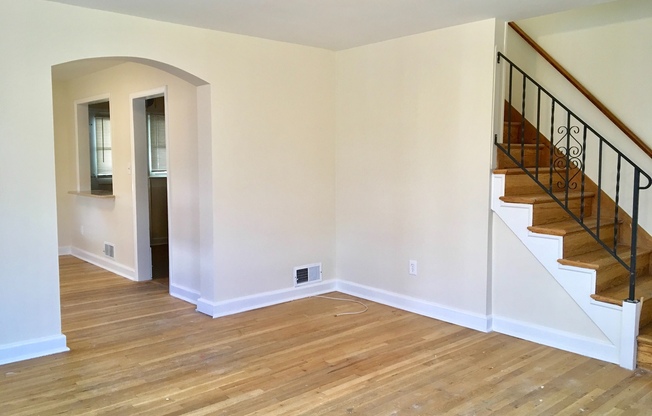 Charming 3BD/1.5BA Townhome in Eastwood, Baltimore!