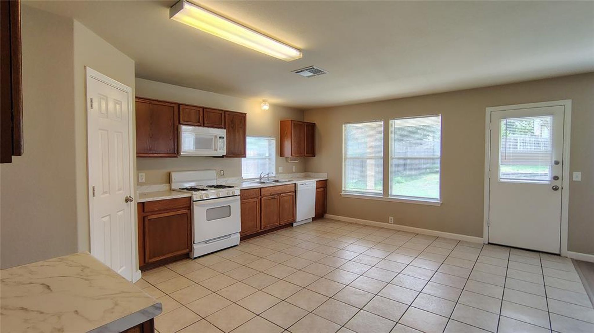 Beautifully updated 4-bedroom Sonoma subdivision in Round Rock