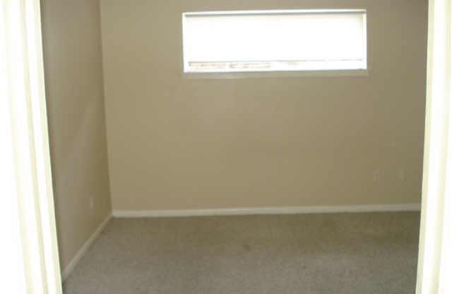 ALL BILLS PAID 1bd/1bath Townhome in Spring Branch