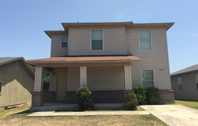 ~~$300 Off 3rd Months Rent~~Spacious 4 bedroom 2 bath Available for Immediate Move In