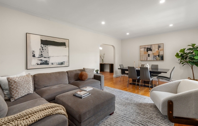 15 MONMOUTH CT