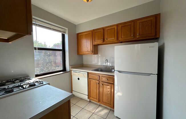 3 beds, 1 bath, 1,000 sqft, $2,190, Unit 6224 Fifth Ave. #316F