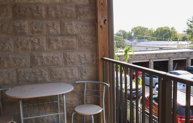 1 bed, 1 bath, 572 sqft, $980, Unit 911-402