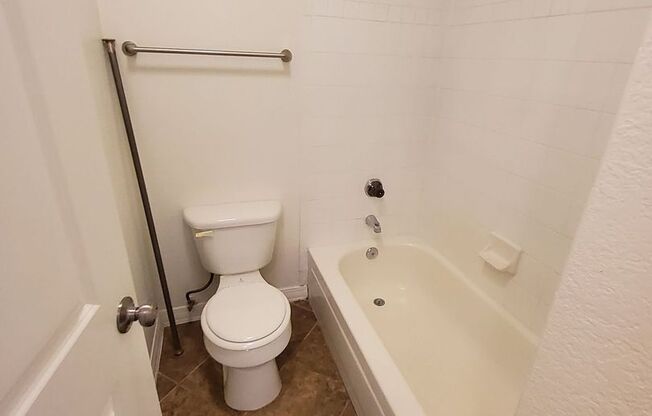 2 beds, 2 baths, $1,795, Unit 320