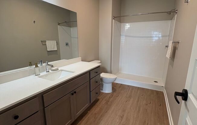 2 beds, 2 baths, 1,296 sqft, $1,979, Unit 401