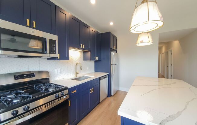 3 beds, 2 baths, 1,030 sqft, $3,995, Unit 2020-3B