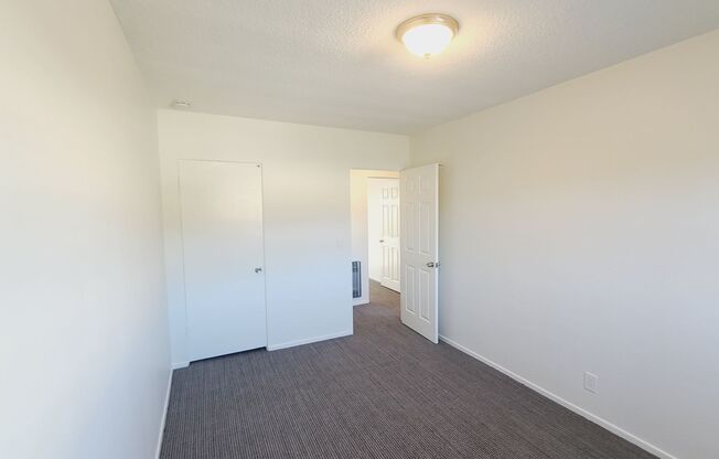 2 beds, 1 bath, 780 sqft, $2,250, Unit 856