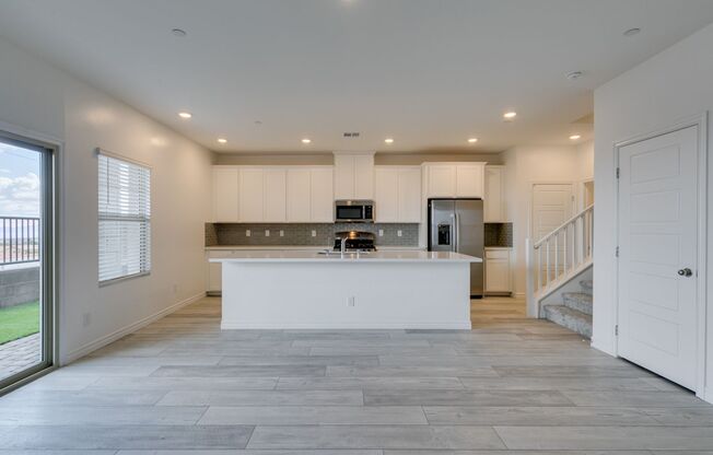 3 beds, 3 baths, $2,750, Unit UNIT 1140