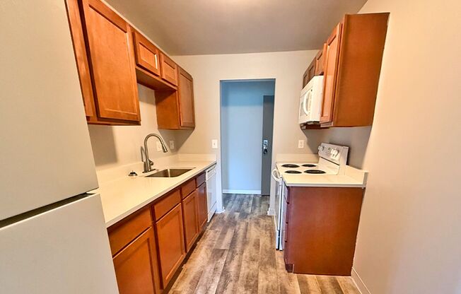2 beds, 2 baths, 1,100 sqft, $1,395, Unit 1600-420
