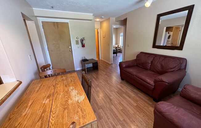 3 beds, 1 bath, $2,820, Unit 3