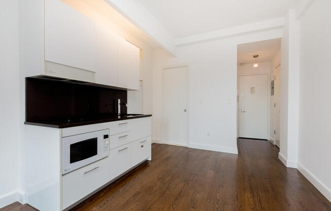 Studio, 1 bath, $3,295, Unit 408