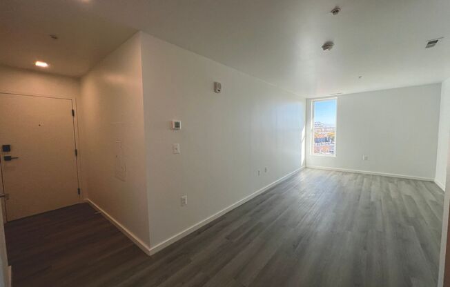 Studio, 1 bath, 450 sqft, $1,330, Unit 503