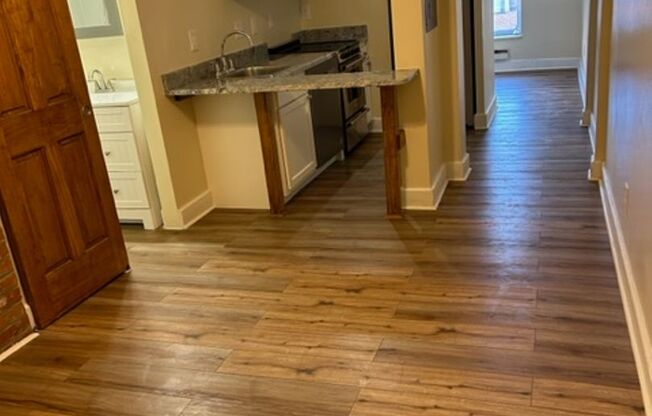 1 bed, 1 bath, 525 sqft, $1,200, Unit 5