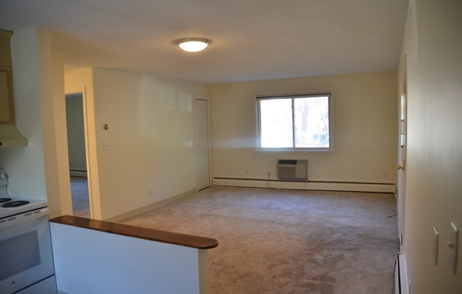 2 beds, 1 bath, 780 sqft, $2,200, Unit D