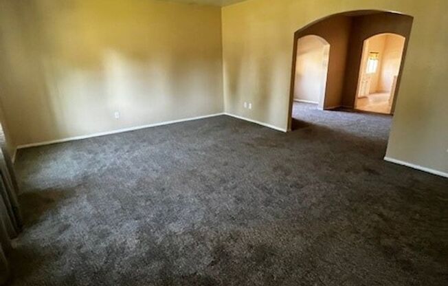 2209 CHESTER LN