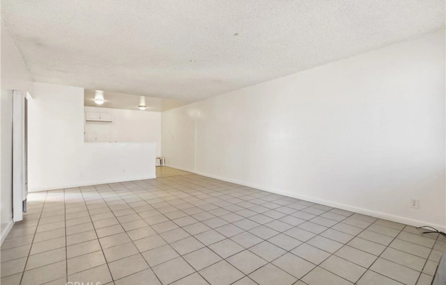 3025 GARNET LN