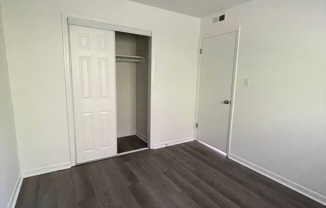 2 beds, 1 bath, 700 sqft, $1,075, Unit Unit F