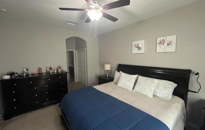 4 beds, 2 baths, 1,930 sqft, $2,500
