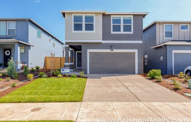 Beautiful Modern *NEW CONSTRUCTION* 4 BD* 2.5 BA* Single Family Home Located In East Park Village In Salem!