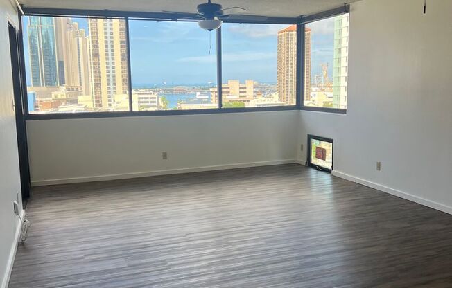 Kukui Plaza - 3 Bedroom 2 Bath 1 Parking
