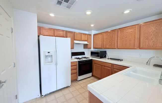 2 beds, 2 baths, $1,775