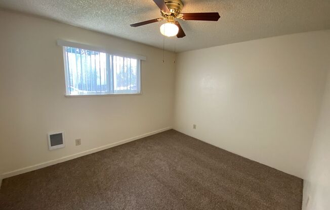 1 bed, 1 bath, 510 sqft, $1,095, Unit 3817 24th Pl NE