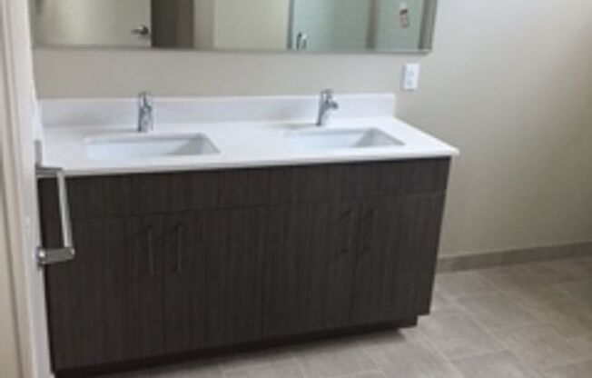2 beds, 2 baths, 1,420 sqft, $3,510, Unit 05-410