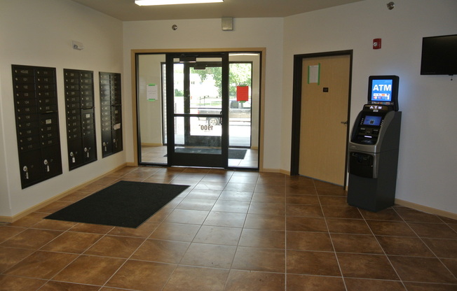 4 beds, 3 baths, $1,895, Unit 302