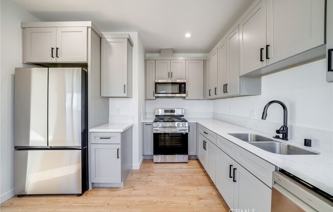 3261 CITY TERRACE DR