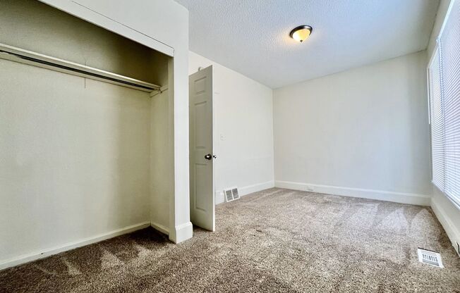 2 beds, 1 bath, $950, Unit #1