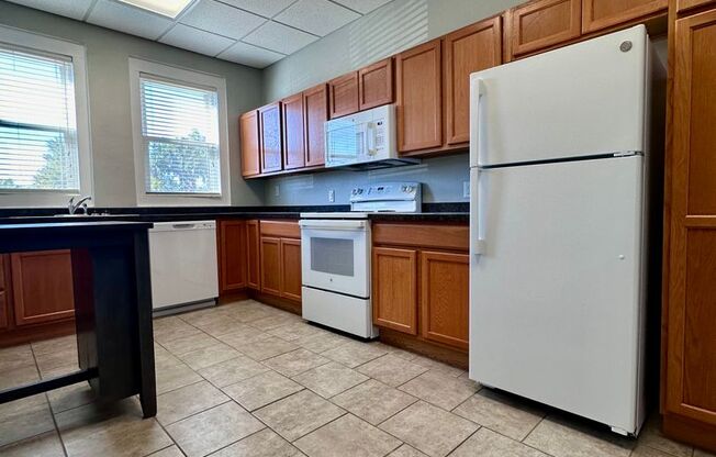 1 bed, 1 bath, $775, Unit 1