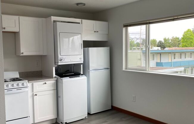 Studio, 1 bath, 288 sqft, $1,225