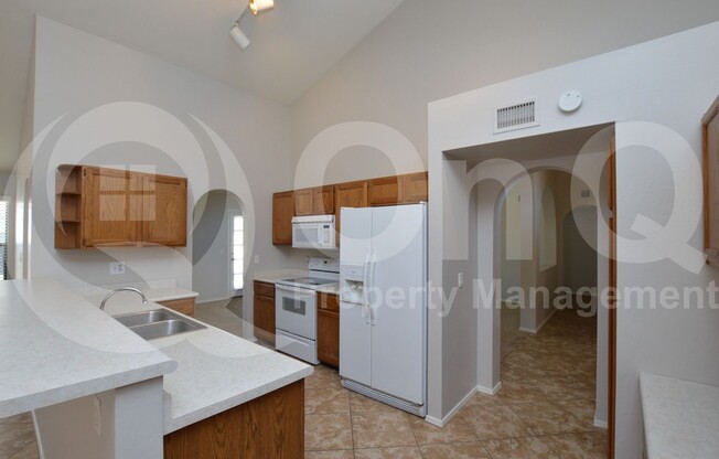 2808 E NORA ST