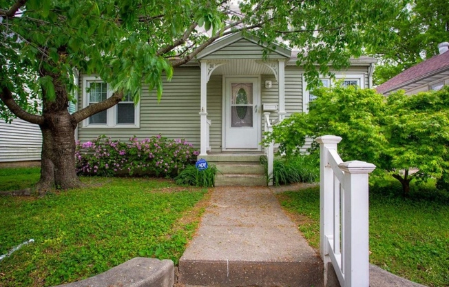 1306 HENNING AVE
