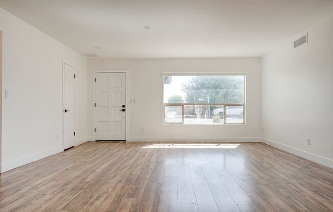 Stunning Remodel Located Close to ASU!!!  This property is light and bright and remodeled a couple years ago!!!  Low maintenance landscaping available June 1st!!!