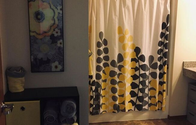 2 beds, 2 baths, 976 sqft, $1,595, Unit 1304