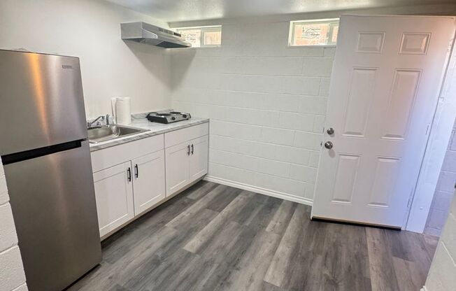 Small home for rent. Private entry 1 BR 1 BA in Downey, CA