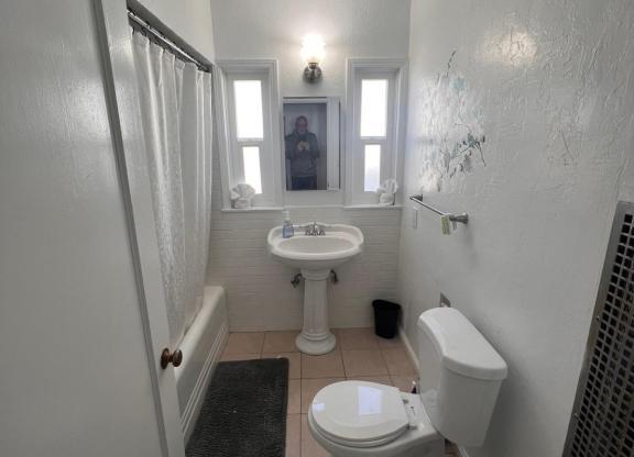 812 E MCKINLEY AVE